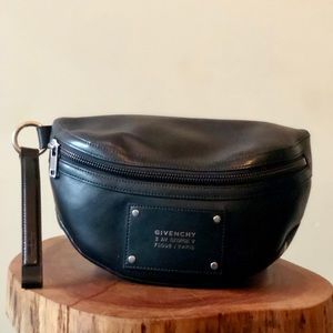 GIVENCHY TAG BUM BAG IN SMOOTH LEATHER